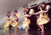 Lilia's Polynesian Dance Company - 
FolkFest 2004 Cook Islands Ote'a